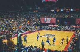 IM电竞-蒂姆巅峰对决，詹姆斯与70激战勇士分钟，比分优势明显胜负难料！