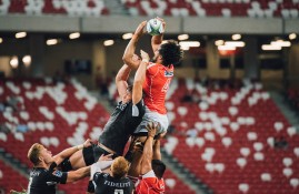 IM电竞体育官方-詹姆斯连续二十场比赛得分超越关键助攻，塞尔维亚队挑战极限！